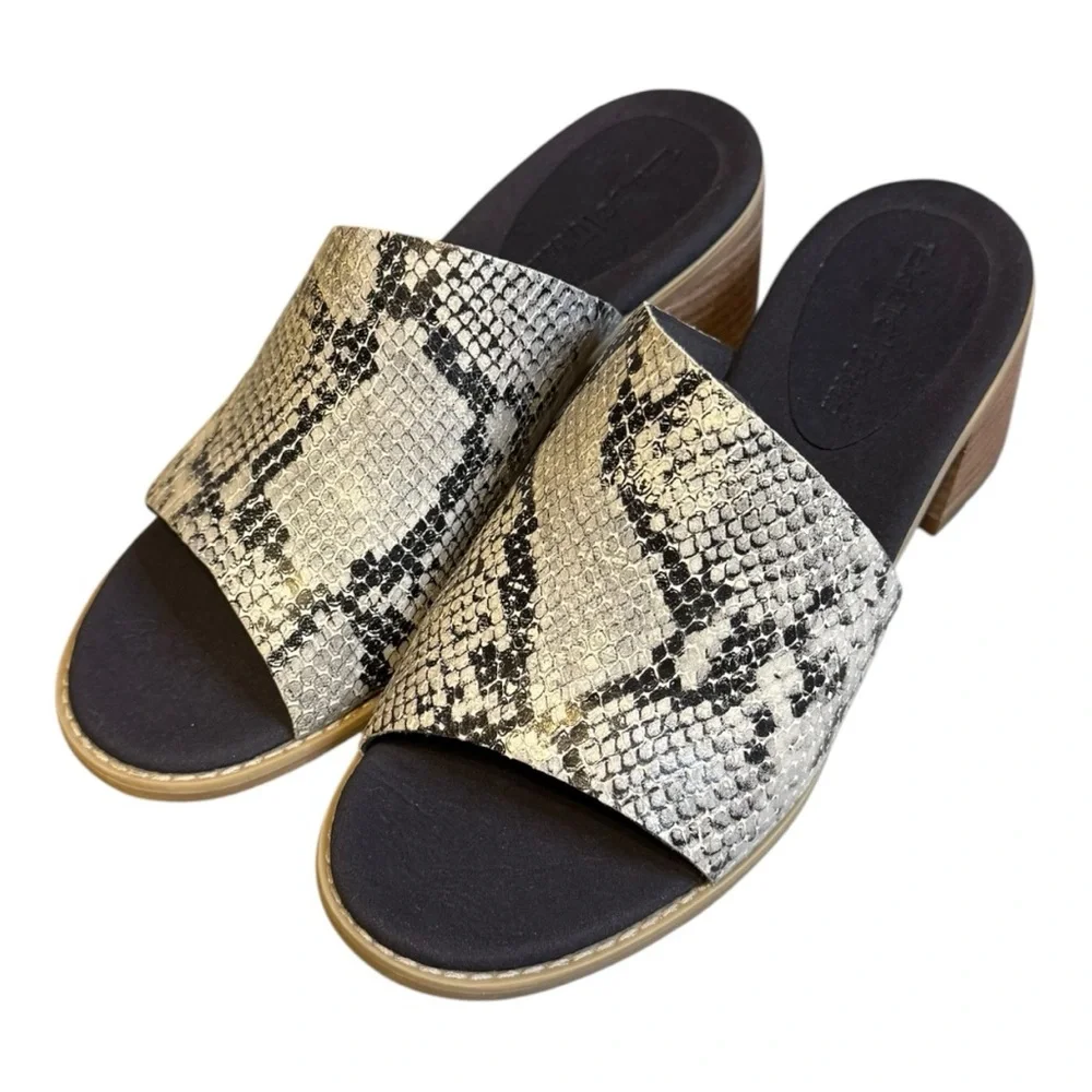 Timberland Women’s Snake Print Block Heel Sandal Sz 6.5 Lug Sole Comfort